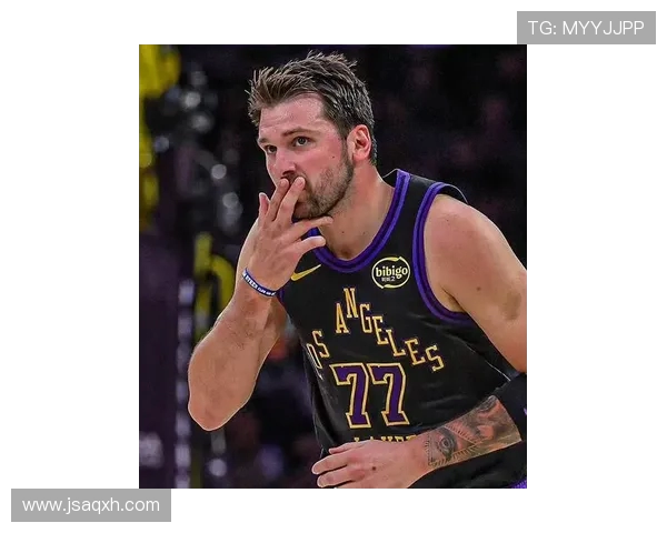 东契奇在顺风时狂妄自大逆境中却沉默不语的真实面貌