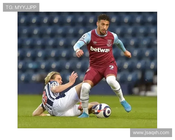 加纳乔因与捞女同居分心足球表现下滑引发热议 加纳乔因与捞女同居分心足球表现下滑引发热议